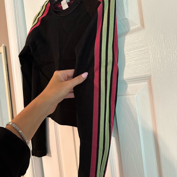 Fabletics Workout Set - Picture 5 of 6